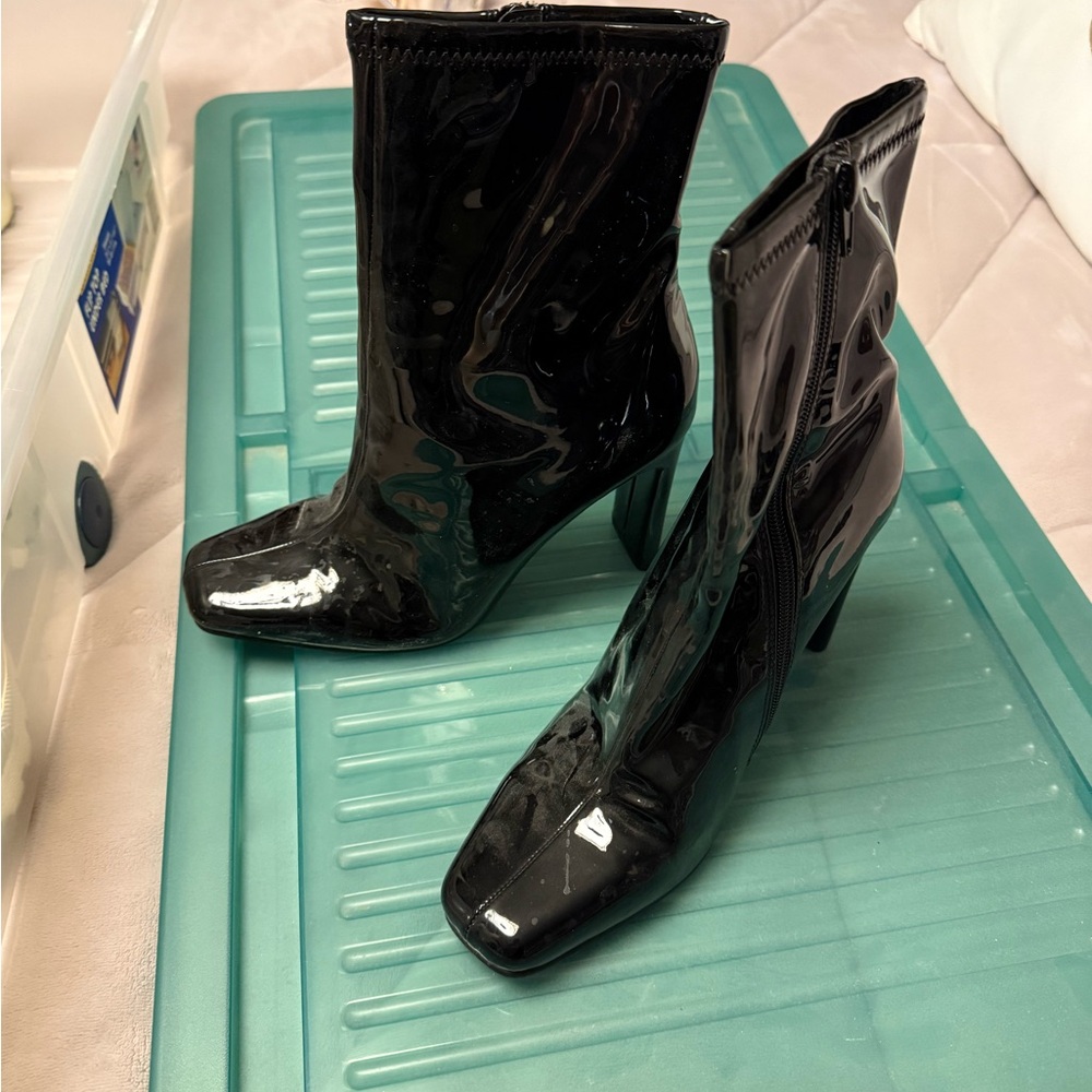 Steve Madden Glossy Black Heeled Boots